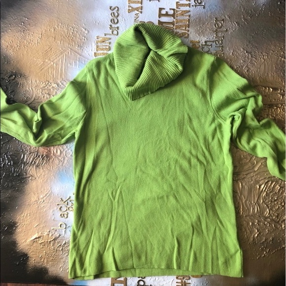 🏷Investments Petites🏷 Lime Green PM turtleneck - Picture 10 of 14